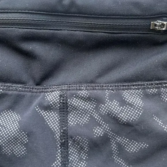 Women's Athleta grey and black Small Camo Floral Shorts - Picture 5 of 5